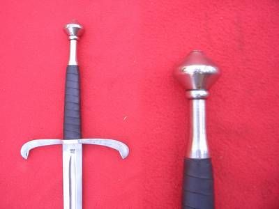 Anderthalbhand-Schwert mit rhombischem Pilzknauf
